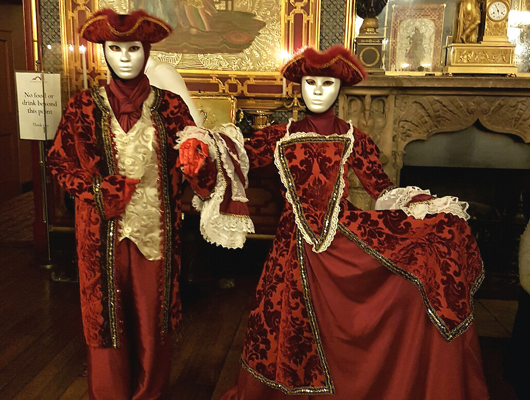 venetian human mannequin statues